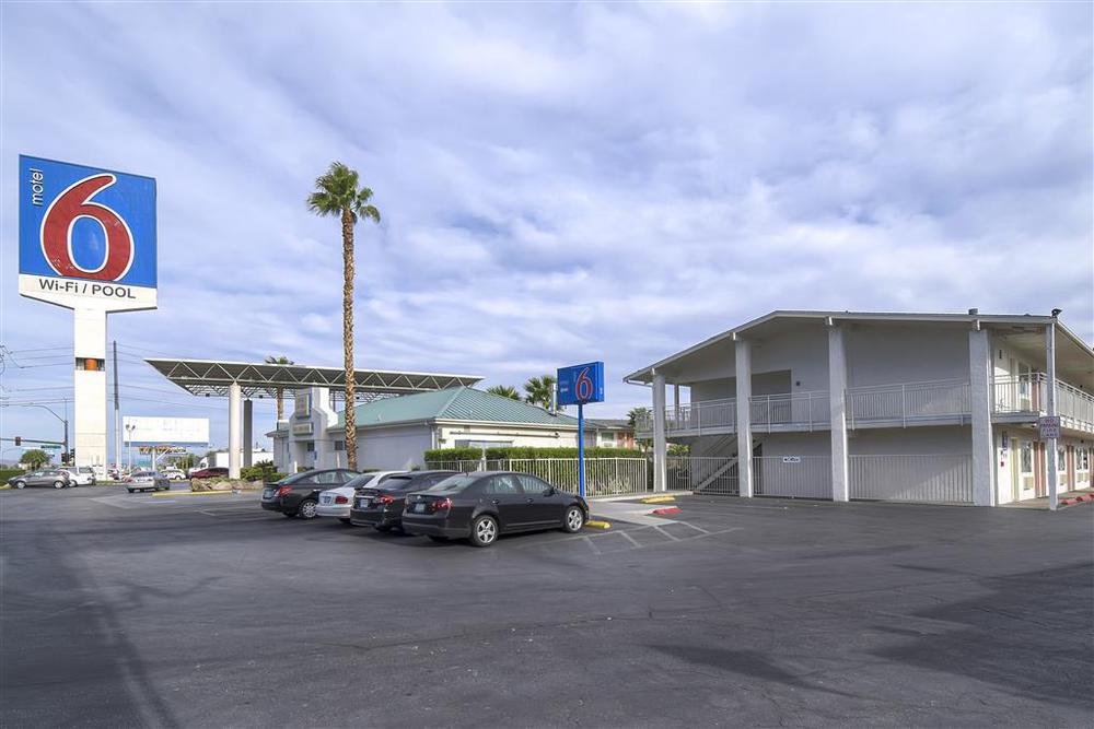 Motel 6-Las Vegas, Nv - I-15 Stadium ภายนอก รูปภาพ