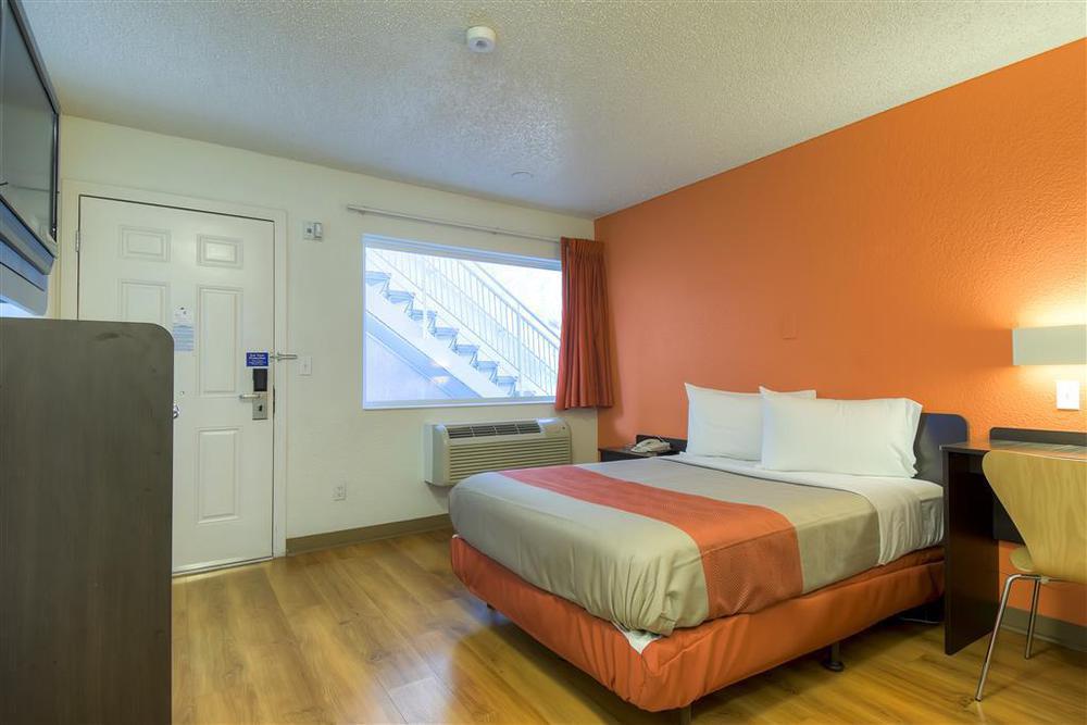 Motel 6-Las Vegas, Nv - I-15 Stadium ห้อง รูปภาพ